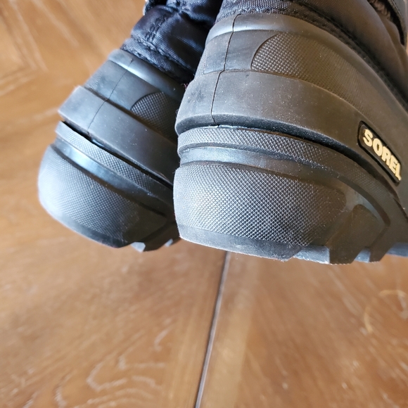 Sorel Flurry Snow boots big kid size 5 - Picture 7 of 8